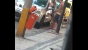 Casal fazendo sexo na rua