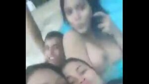 Video porno na piscina