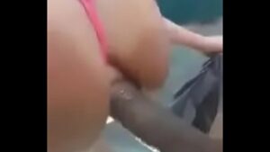 Mulher gritando no sexo anal