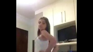 Novinha brasileira fudendo gostoso