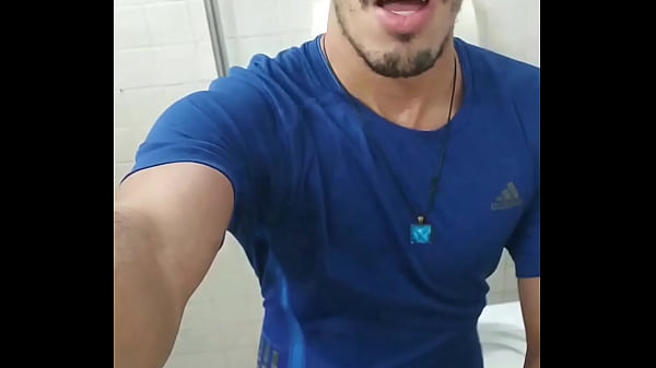 video sexo gay banheiro