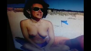 Girls nude beach