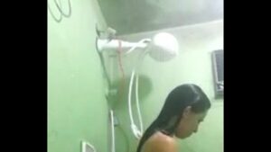 Porno novinha no banho